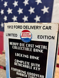 Véritable miniature-tirelire camion et pompe essence PEPSI en métal - 1990’s - Provenance Texas, USA