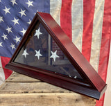 Véritable Drapeau Américain dans sa boîte à drapeau en bois - Provenance Alabama, USA