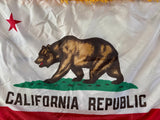 Véritable drapeau de l’État de la Californie - Avec sa frange dorée - MADE IN USA