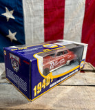 RARE - Véritable Miniature NASCAR Échelle Édition Anniversaire 1940’s - - Date de 1998 - Sous licence officielle !
