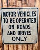 Véritable panneau routier Américain - MOTOR VEHICLES - 61X61cm - Provenance Ohio, USA
