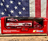 Véritable camion NASCAR Dentyne #87 - Joe Nemechek - Édition 1993 - Dans sa boîte d'origine ! Echelle 1:64 - Import USA