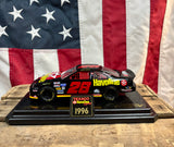 Véritable miniature NASCAR Échelle 1:24 - n°28 - Ernie Irvan - Sur socle - Import USA