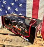 Véritable miniature NASCAR Échelle 1:24 - n°66 Cale Yarborough - Phillips 66 - Import USA