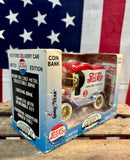 Véritable miniature-tirelire camion et pompe essence PEPSI en métal - 1990’s - Provenance Texas, USA
