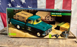 Véritable miniature Pick-Up John Deere de 1955 - Tirelire - Échelle 1:25 - Dans sa boîte d’origine ! Import USA