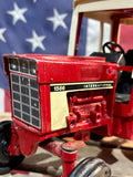 Véritable miniature tracteur International Harvester 1586 de 1976 en métal - Echelle 1:16 - Made in USA