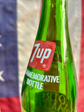 Véritable Bouteille en Verre 7Up - Édition Notre Dame Fighting Irish National Champions - 1974 - Provenance États-Unis