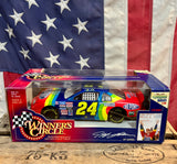 Véritable miniature NASCAR Échelle 1:24 - n°24 Jeff Gordon - Chevrolet Monte Carlo - DuPont - Import USA