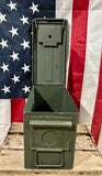 Véritable Caisse à munitions en métal de l’US Army - VIDE - Provenance Alabama