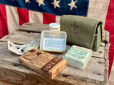 Véritable kit de 1er secours de l’US Navy datant des années 1950’s ! ENCORE COMPLET !