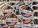 NOUVEAU - Sticker officiel Un Petit Bout d’Amérique - 10×10 cm - Intérieur / Extérieur
