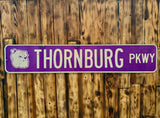 Véritable Panneau Routier Américain - THORNBURG PARKWAY - 91,5cm x 22cm - Provenance Indiana