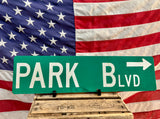 Véritable panneau de rue Américain - 60,5cm x 15cm - Import USA - PARK BLVD