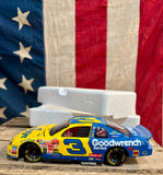 Véritable Miniature NASCAR Échelle 1:24 #3 Dale Earnhardt - Sous licence officielle !