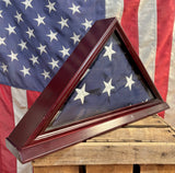 Véritable Drapeau Américain dans sa boîte à drapeau en bois - Provenance Alabama, USA