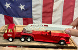Ancien jouet de camion de pompiers Tiny Tonka Aerial Ladder n°675 de 1969 en métal - Made in USA
