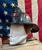 Véritable Casque de Pompier Américain Époque 1950’s - Seattle Fire Department - Provenance Washington, USA