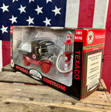 Véritable miniature-tirelire camion et pompe essence TEXACO en métal - 1990’s - Provenance Nevada, USA