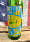 Véritable Bouteille en Verre 7Up - Édition Notre Dame Fighting Irish National Champions - 1974 - Provenance États-Unis