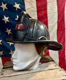 Véritable Casque de Pompier Américain Époque 1950’s - Seattle Fire Department - Provenance Washington, USA