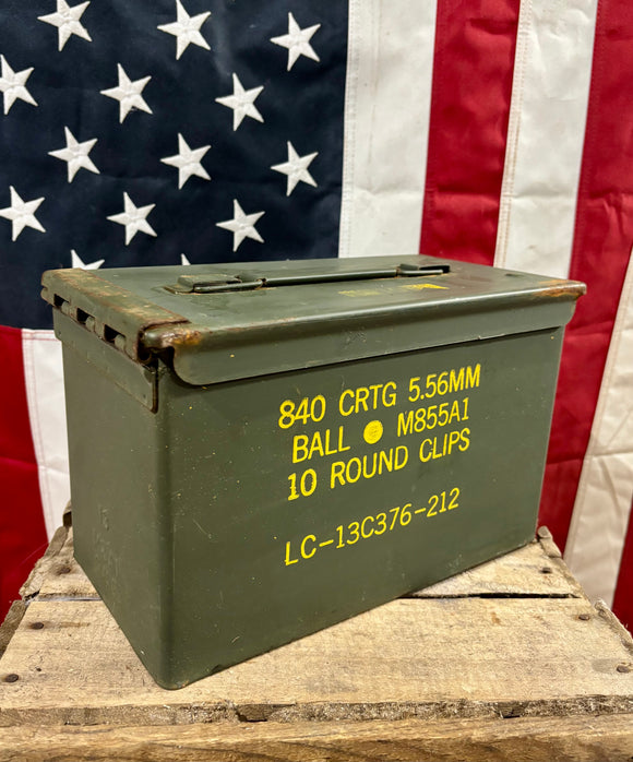 Véritable Caisse à munitions en métal de l’US Army - VIDE - Provenance Alabama