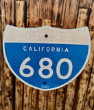 Véritable panneau Routier Américain INTERSTATE 680 - 76x63cm - Provenance Californie