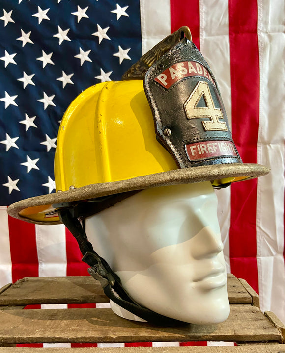 Véritable Casque de Pompier Américain - Pasadena Fire Department - Provenance Californie, USA